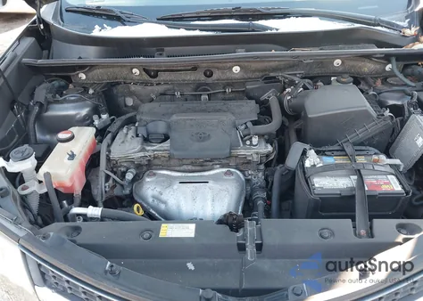 2015 Toyota Rav4 Xle z USA, uszkodzony, nr VIN JTMRFREV9FD149054